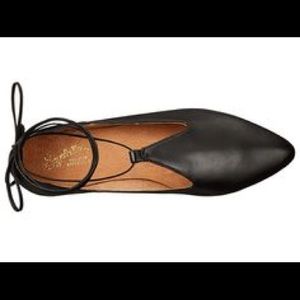 Seychelles Hive Lace Up Flat Size 8